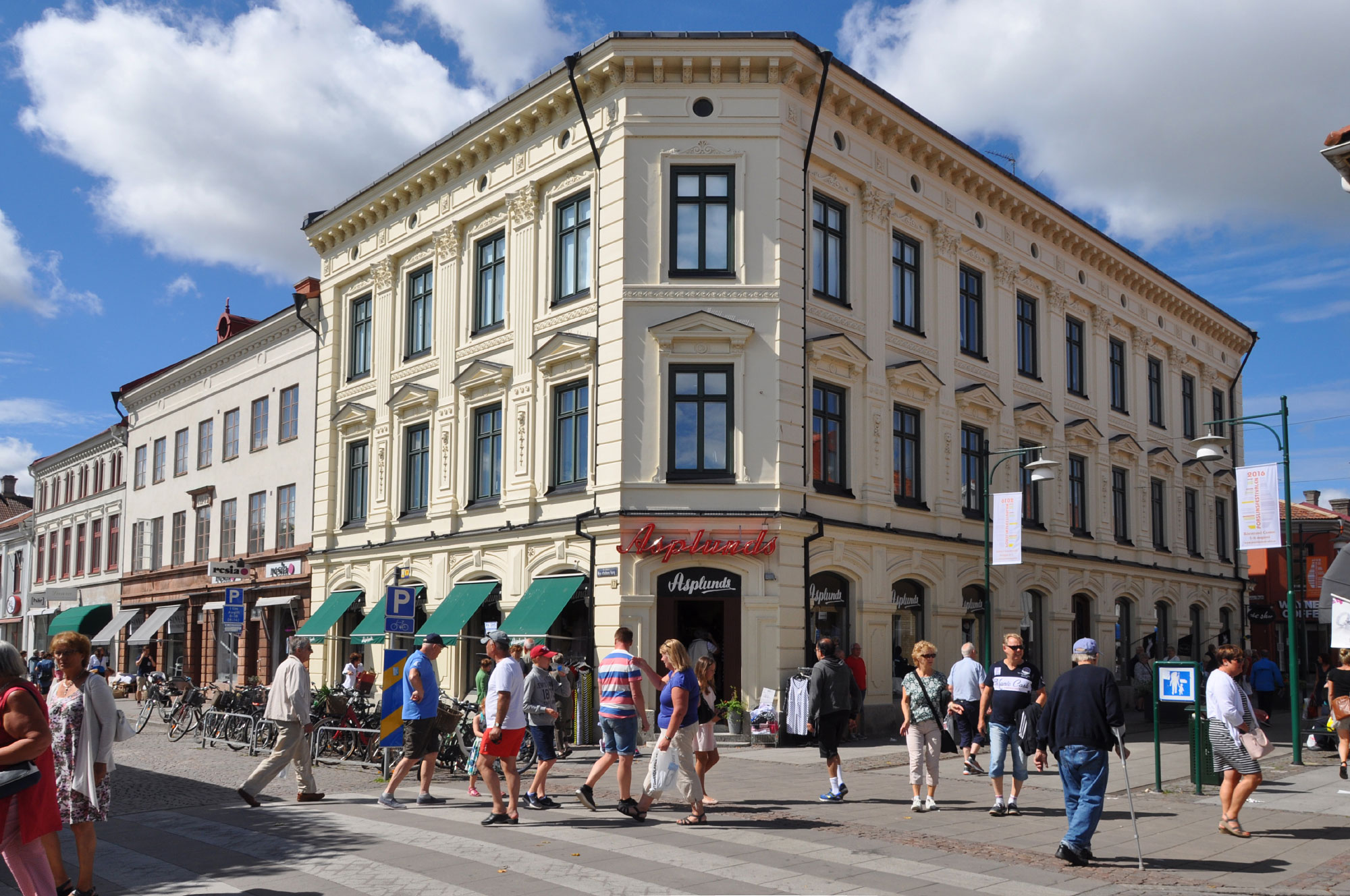Midas 5, Lidkoping (Photo License: CC-BY-SA-3.0 )